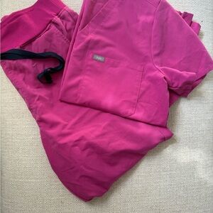 Figs Women's Pink Scrub Set